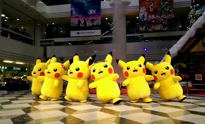 Binh đoàn Pikachu AEON MALL Long Biên là một nơi bạn không thể bỏ qua nếu là một fan hâm mộ của thế giới Pokemon. Cùng tham gia cùng với những chú Pikachu đáng yêu và trải nghiệm những hoạt động đầy vui nhộn, để tạo ra những kỷ niệm đáng nhớ.