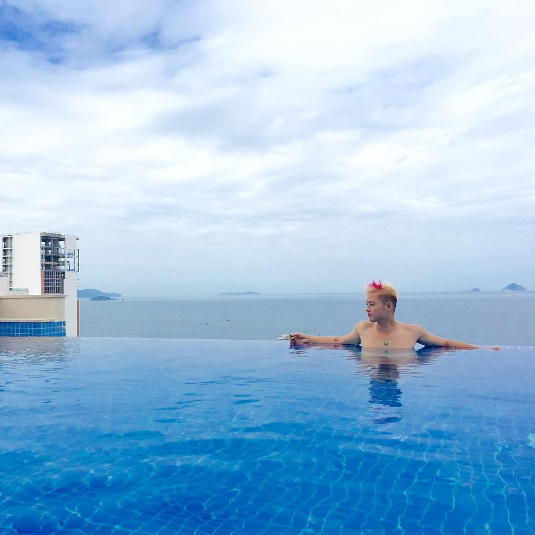 Hồ bơi vô cực trên cao view biển tuyệt đẹp ở Việt Nam | Bài viết ...