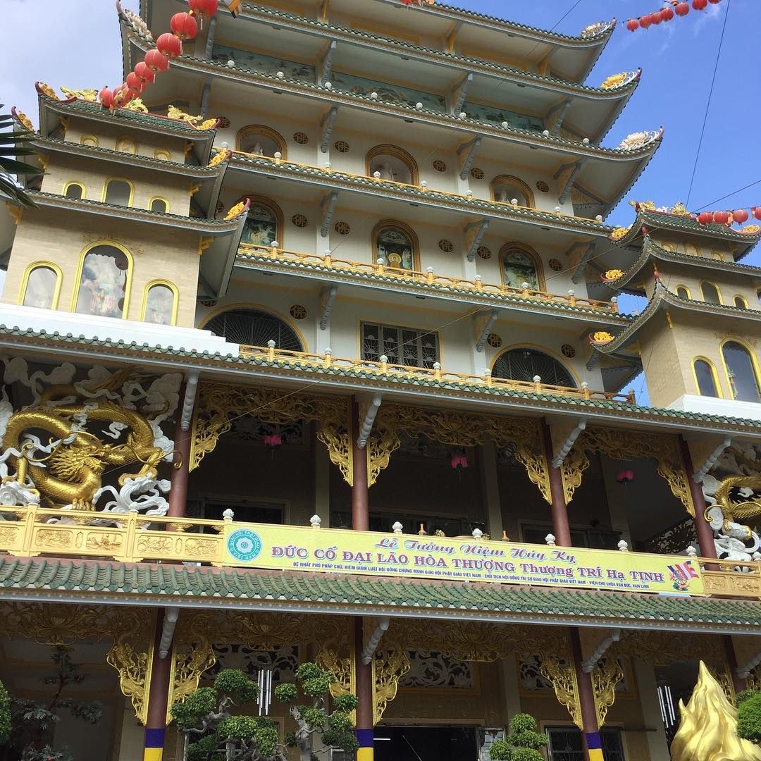 12 ngôi chùa nhất định phải đi trong tháng lễ phật lớn nhất trong năm ở sg