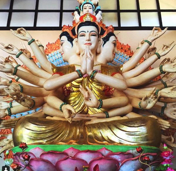 Cầu bình an ngày rằm tại 10 ngôi chùa cổ nổi tiếng đà lạt