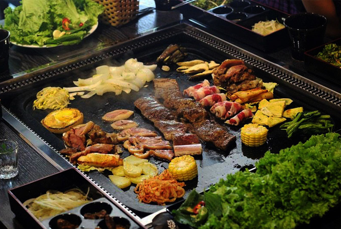 Nằm lòng” cách thưởng thức buffet của người sành ăn | Bài viết | Foody.vn