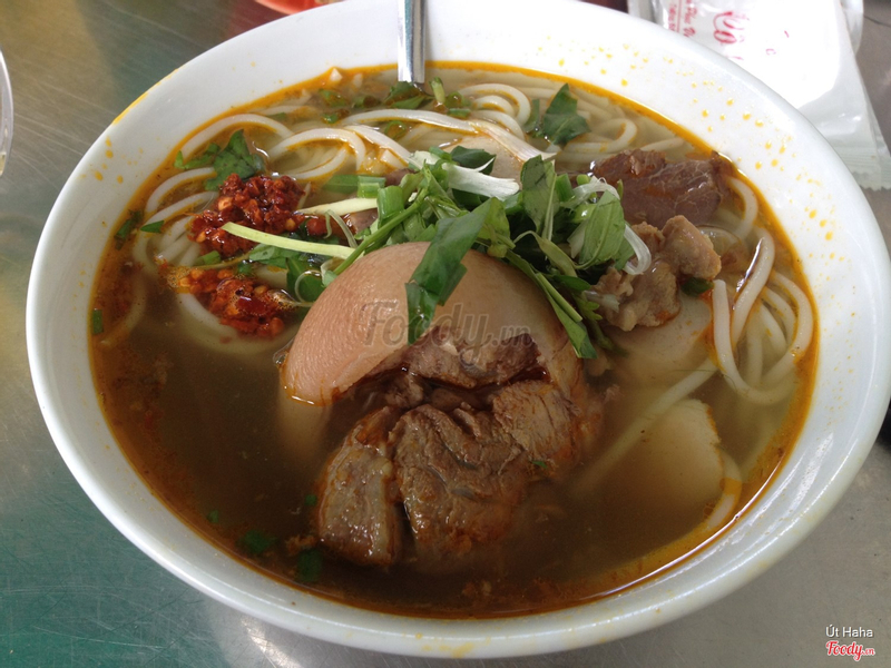 Bún bò giò heo