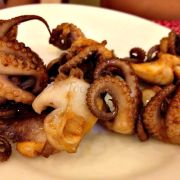 Món ăn:bạch tuộc nướng
Mô tả: bạch tuộc khá tươi ngon được ướp đậm đà nướng sa tế khá hấp dẫn :x
Giá buffet: 219k