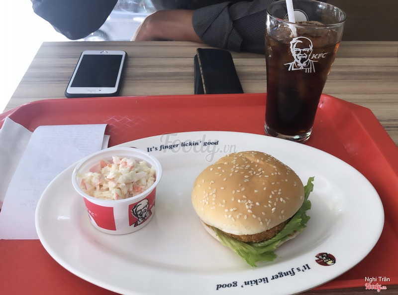 Burger tôm + bắp cải trộn + pepsi medium