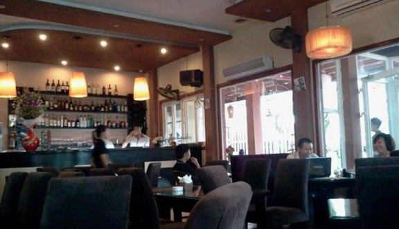 Luna Cafe - Hoàng Quốc Việt