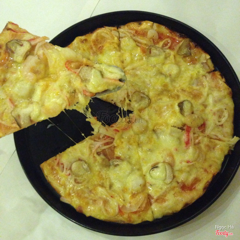 Pizza size S seafood deluxe 150k