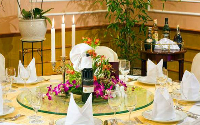 Four Seasons Restaurant - Halong Plaza Hotel