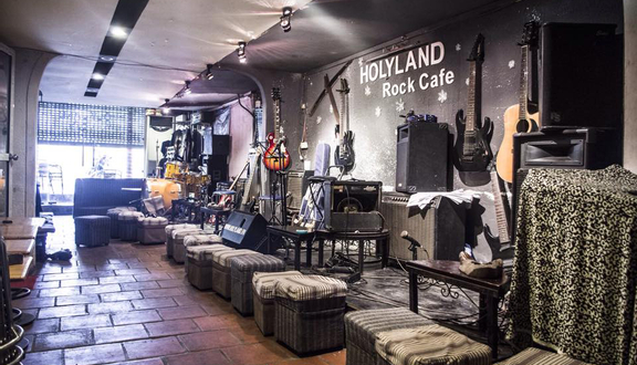 Holyland Ballad Cafe - Nơi Rocker Tỏa Sáng