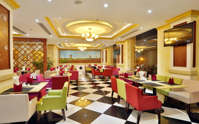 Paris Restaurant – Golden Palace Hotel