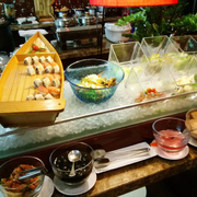 Sushi và salad