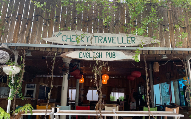 Cheeky Traveller English Pub - Hẻm 118 Trần Hưng Đạo
