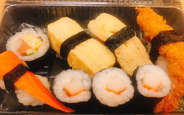 Takoyaki KiPi - Sushi & Sashimi - Nguyễn Ái Quốc