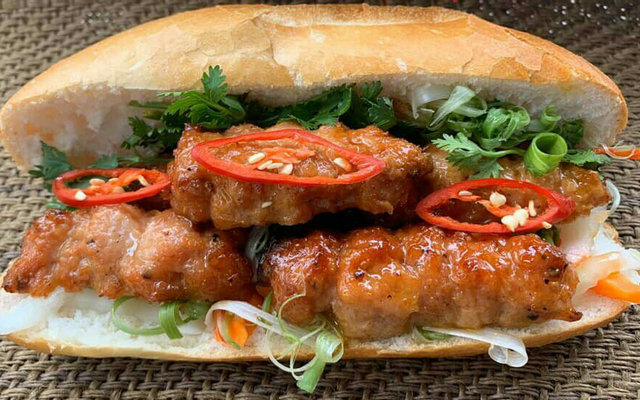 BAMI THAI - Bánh Mỳ & Chè Thái - Thành Công