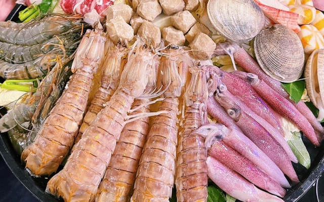 Vua hải sản Hàm Nghi tại Hà Nội có món ăn nào đặc biệt?