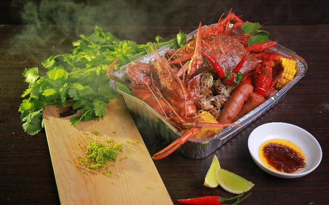 Crawfish Queen - Ăn Vặt & Hải Sản Sốt Cajun - Phạm Văn Chí