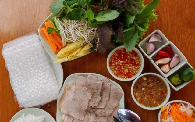 Bánh Tráng Thịt Heo Hồng Phúc - Bánh Tráng Cuốn Thịt Heo - 7/28 Thành Thái