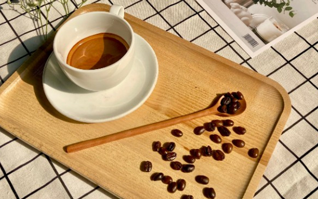Giáng Xưa Coffee & Tea - Đồ uống - Lê Văn Miến
