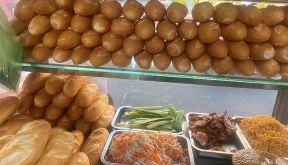 Bánh Mì Triều Châu - Thịt Nướng Sốt Bơ - 521 Phan Văn Trị