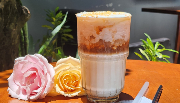 Famous Tea & Coffee - Phô Mai Đá Xay - Nguyễn Thị Kiểu