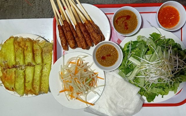 Minh Ánh - Bánh Xèo, Nem Lụi & Bún Thịt Nướng - 82 Trần Nhân Tông