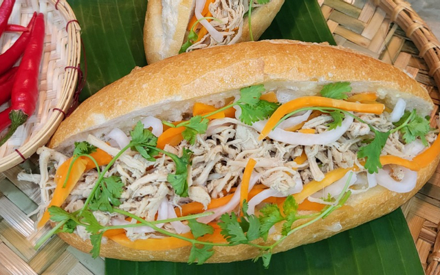 Bánh Mì Gà Uyên Vy - Nguyễn Thị Minh Khai 