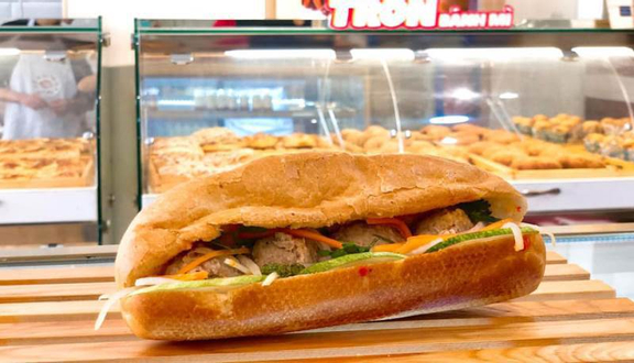 Chính Lan - Bánh Mì Hà Nội