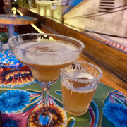 Nước khá ngonnnn. Điểm cộng  for the drinks. Mình gọi Tamarind Margarita - nói nôm na mình dễ hỉu là cocktail me ^^~ ngonnnnn 😍😍😍