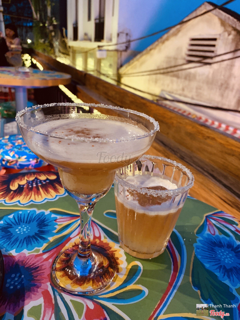 Nước khá ngonnnn. Điểm cộng  for the drinks. Mình gọi Tamarind Margarita - nói nôm na mình dễ hỉu là cocktail me ^^~ ngonnnnn 😍😍😍