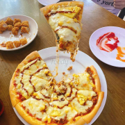 Pizza B&#242;