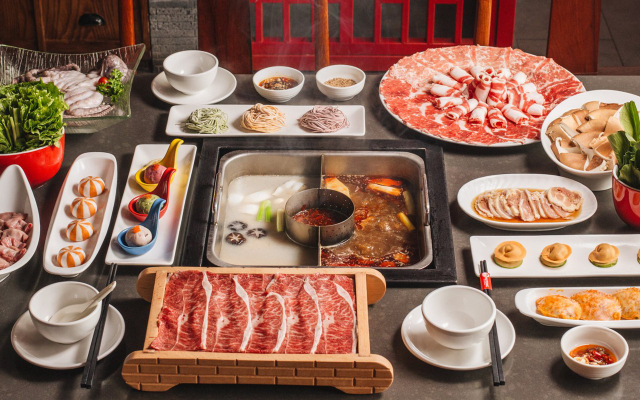 Hutong - Hot Pot Paradise - Cao Thắng