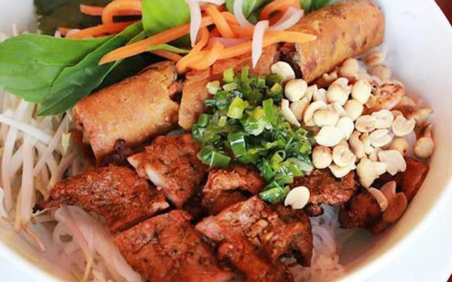 Bún Thịt Nướng Bếp Kiều - Lê Văn Việt