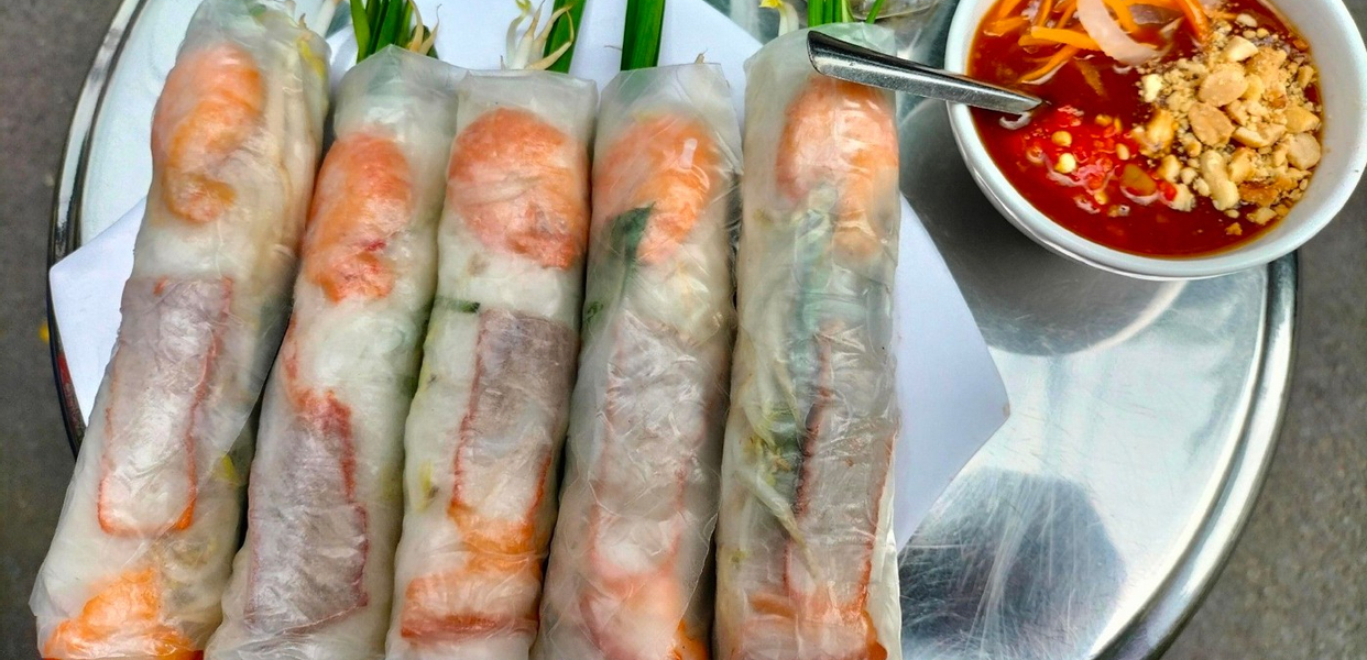 Gỏi cuốn  Món ăn thanh đạm ngày nóng ở Sài Gòn
