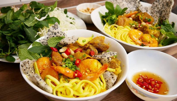 Mì Quảng 3 Anh Em là một trong những món ăn nổi tiếng nhất của miền trung Việt Nam. Hãy cùng thưởng thức hình ảnh về món ăn này để khám phá sự phong phú và đa dạng của văn hóa ẩm thực đặc trưng của các tỉnh miền trung.