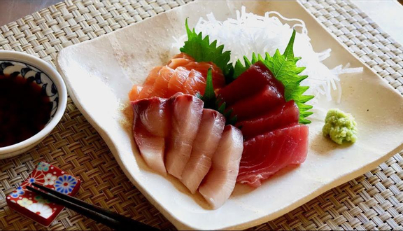 Donguri Sushi - Món Ăn Nhật Bản