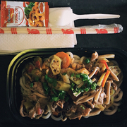 Udon xào nấm