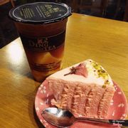Oolong tea + sakura cheesecake