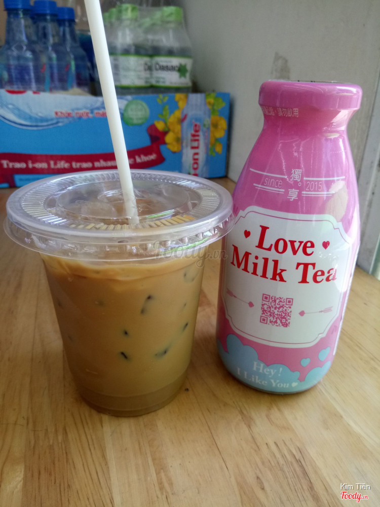 Cà phê sữa size nhỏ và trà sữa Đài Loan