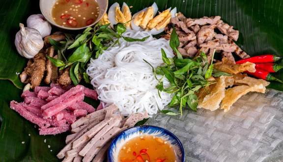 Quán Ngon 77 - Bún Nem Nướng Thịt Lụi & Bánh Cuốn Tây Sơn - Đường A4 