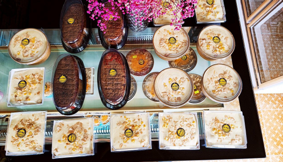 Tiệm Bánh Xì Mai - Bánh Bông Lan Trứng Muối & Bánh Su Kem - Huỳnh Văn Nghệ