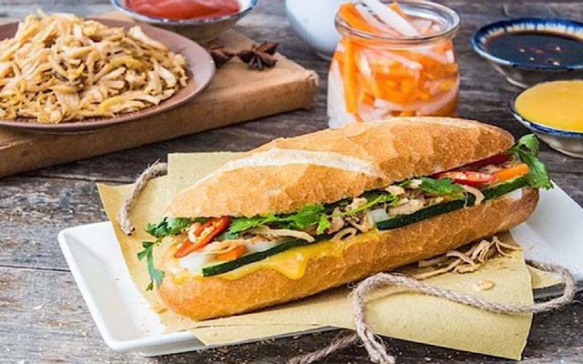 Tiệm Bánh Mì Pate Hương Vị Pleiku - Lê Văn Duyệt