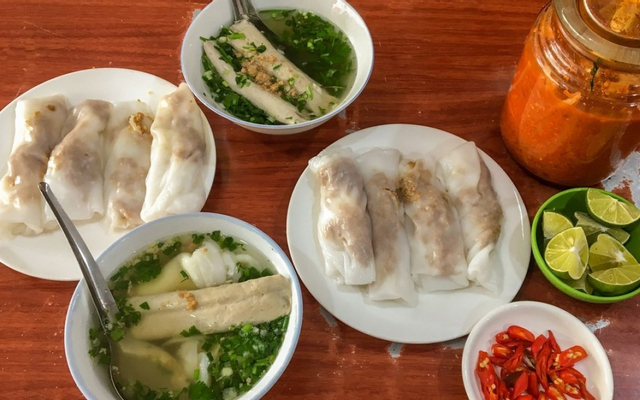 Vũ - Bánh Cuốn Cao Bằng & Phở Vịt Quay - Nguyễn Thị Định