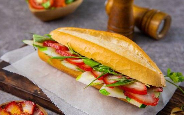 Bánh Mì V+ - Hàm Tử Quan