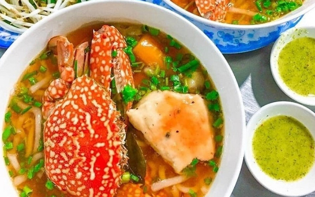 Bánh Canh Ghẹ & Bánh Canh Giò Heo Chị Hương - Hồ Bá Phấn