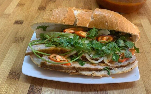 Bún Trộn Nam Bộ & Bánh Mì Siêu Sốt Sài Gòn - Khương Hạ