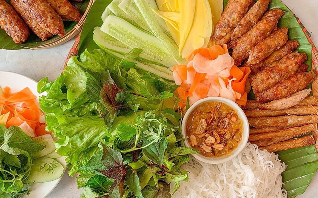 Gà Rán KFC & Bún Đậu Chả Cốm - Phạm Văn Đồng