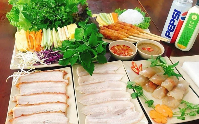 Món Ngon Vị Quảng - Bún Bò, Mỳ Quảng & Bánh Tráng Cuốn Thịt Heo - Hoàng Cầu