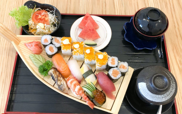 TORU Japanese Restaurant - Sushi, Sashimi & Lẩu Giấy Kami - 205 Đống Đa