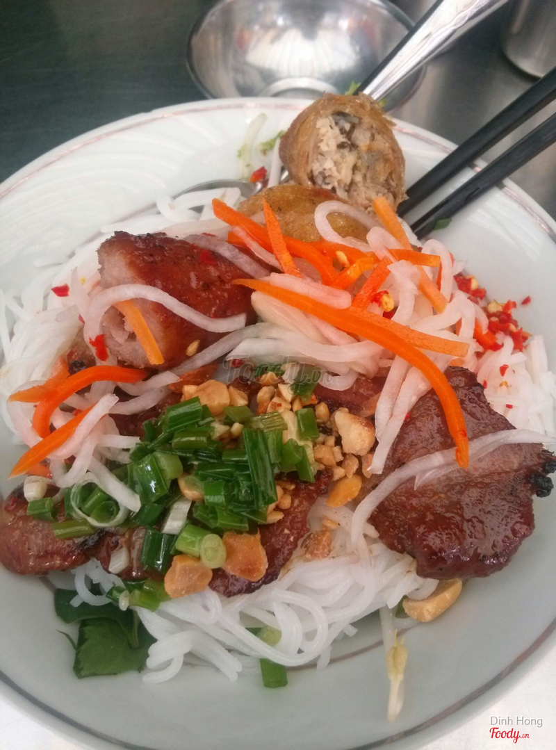 Bún thịt nướng