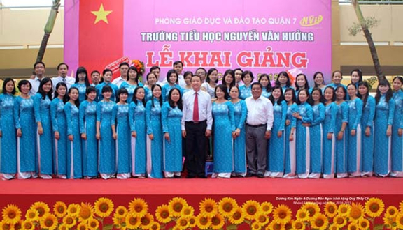 Trường Tiểu Học Nguyễn Văn Hưởng - Huỳnh Tấn Phát