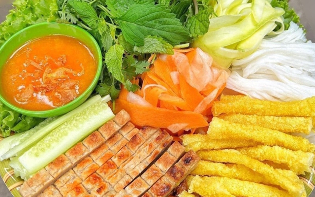 Bếp Cô 2 - Nem Nướng Nha Trang, Bánh Xèo Miền Trung & Bún Mắm Nêm